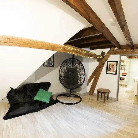 Chez Mémé Caillou, 6 Personnes * Montmirail (Sarthe)